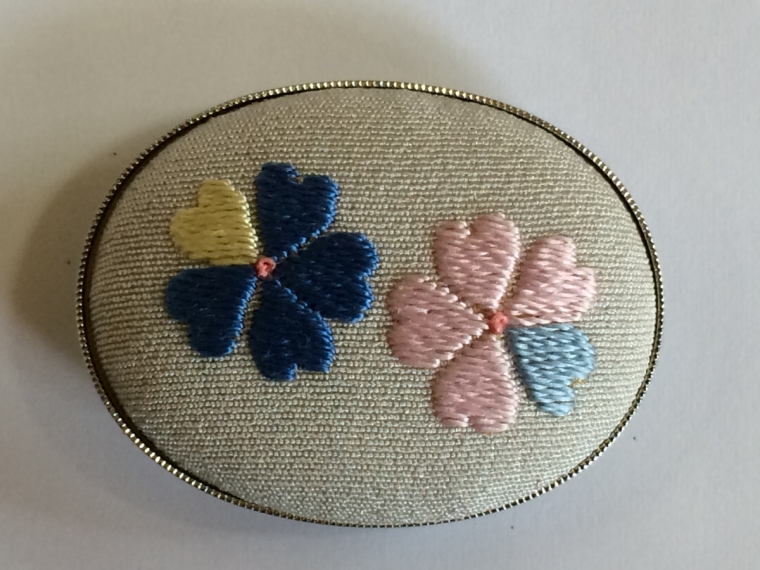 刺繍キット（各種小物 帯留め ブローチ）3